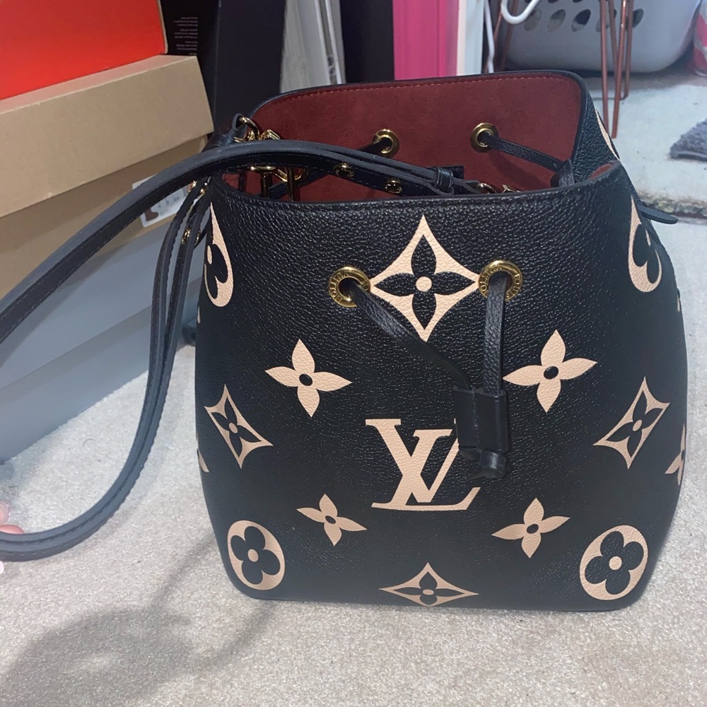 LV Neonoe Black  SOLD OUT M45497 BRAND NEW